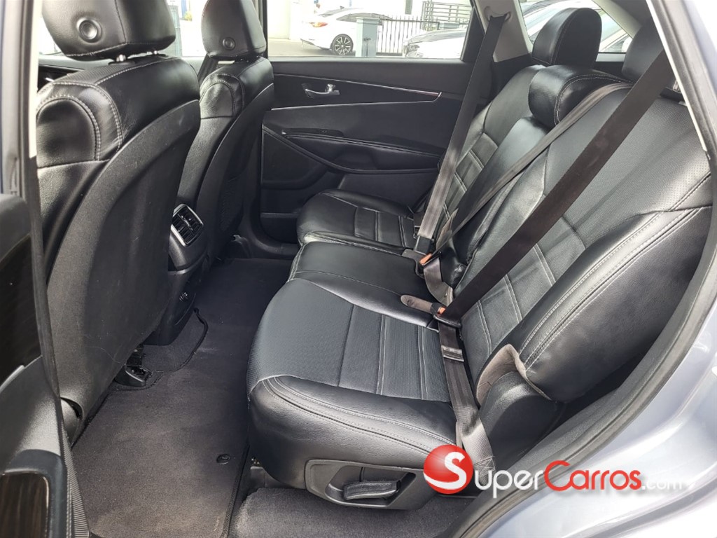 2020 Kia Sorento — foto 8 / 10