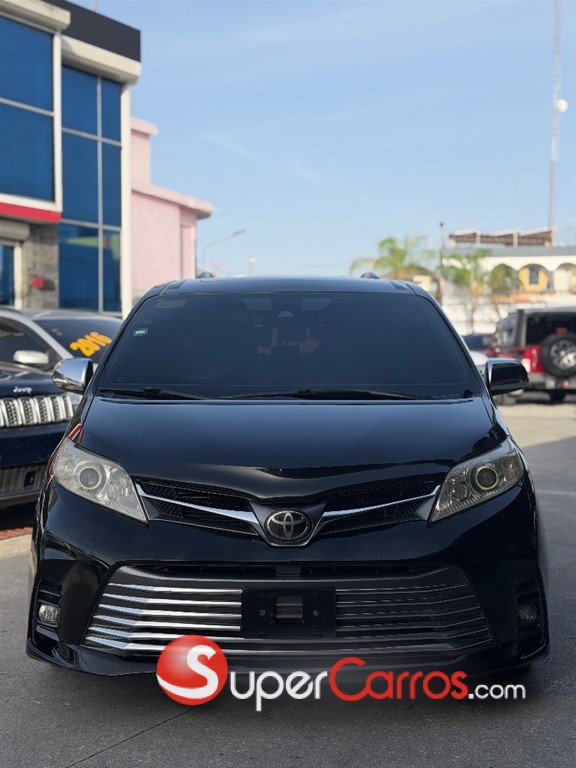 2018 Toyota Sienna XLE — foto 3 / 12