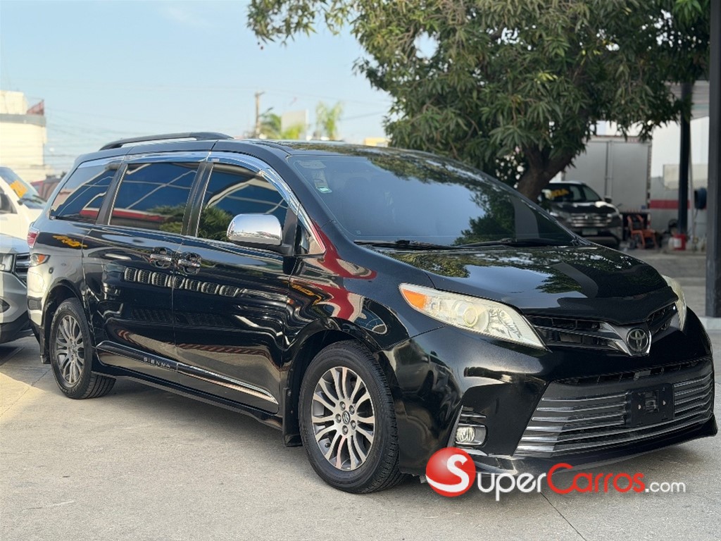 2018 Toyota Sienna XLE — foto 4 / 12