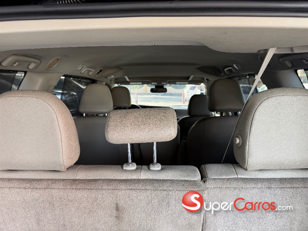 2018 Toyota Sienna XLE — foto 11 / 12