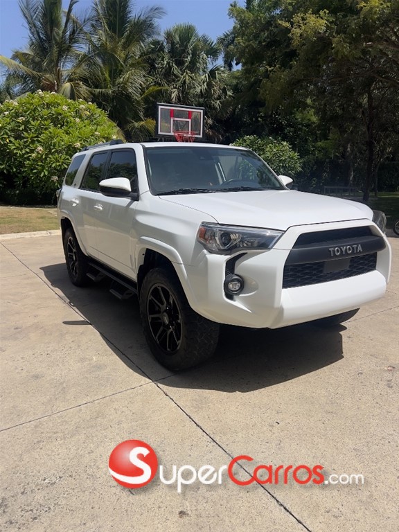 2021 Toyota 4 Runner SR5 — foto 2 / 10