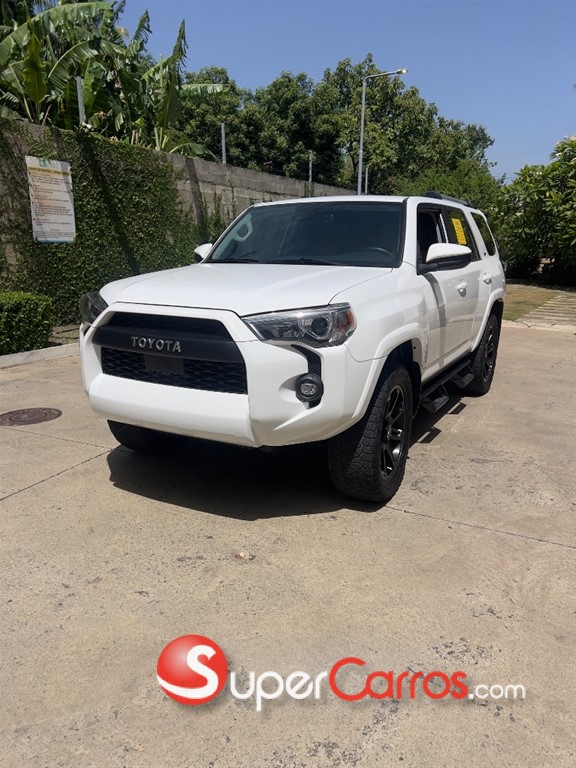 2021 Toyota 4 Runner SR5 — foto 3 / 10
