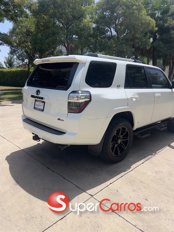 2021 Toyota 4 Runner SR5 — foto 4 / 10