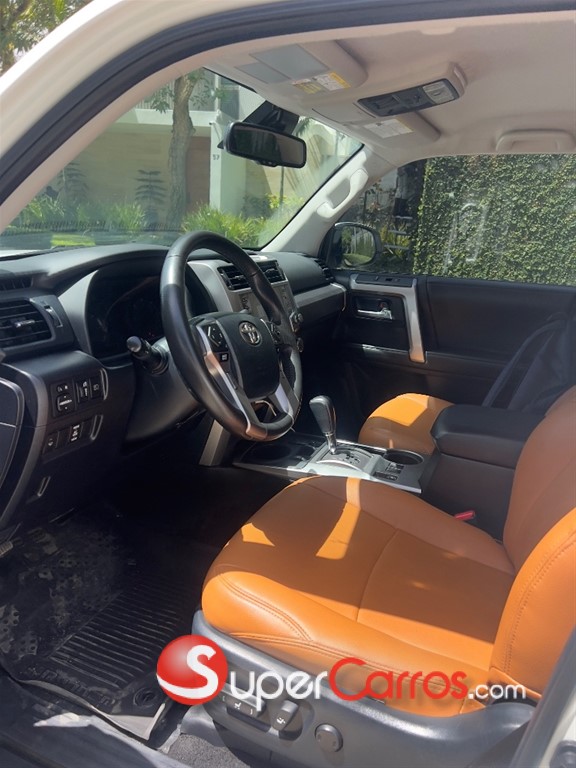 2021 Toyota 4 Runner SR5 — foto 8 / 10