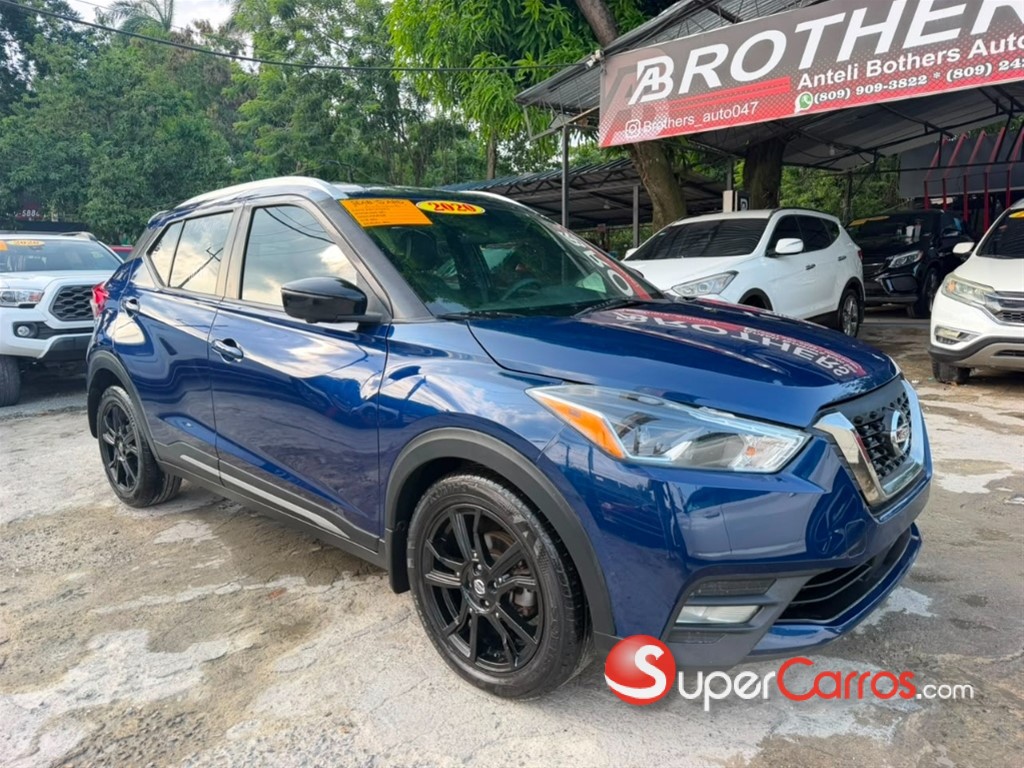 2020 Nissan Kicks SR
