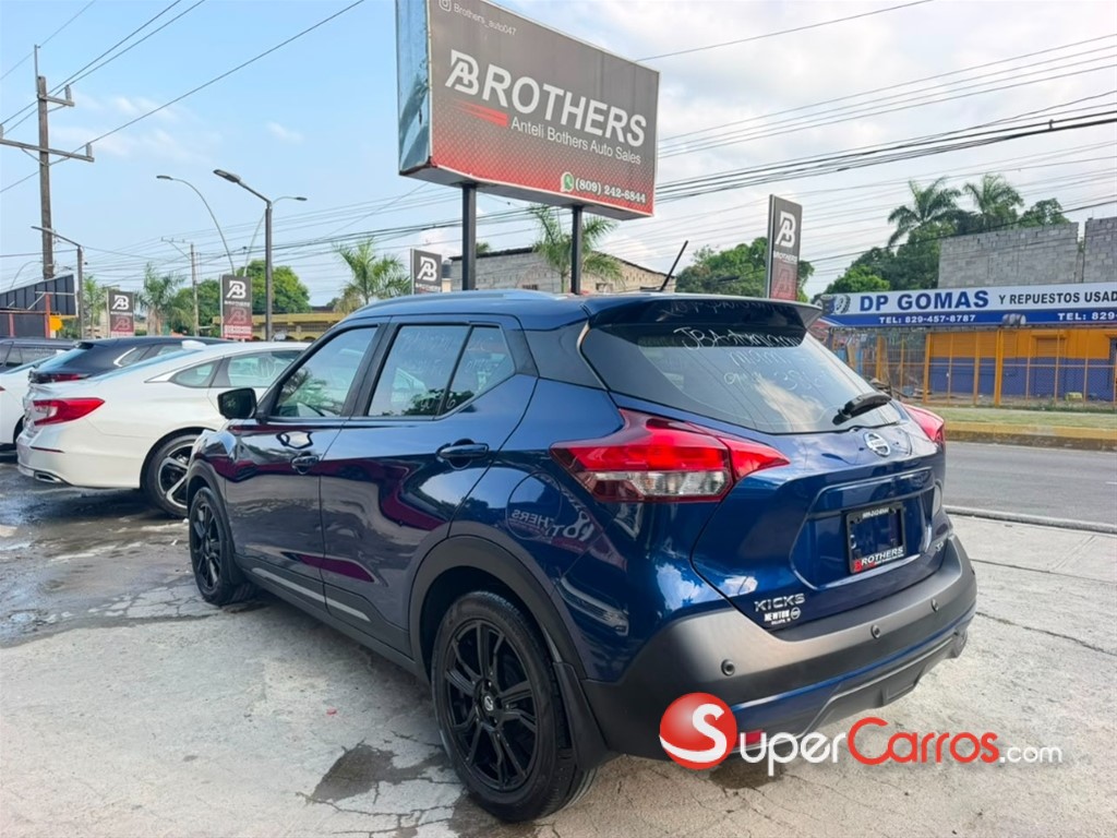 2020 Nissan Kicks SR — foto 4 / 11