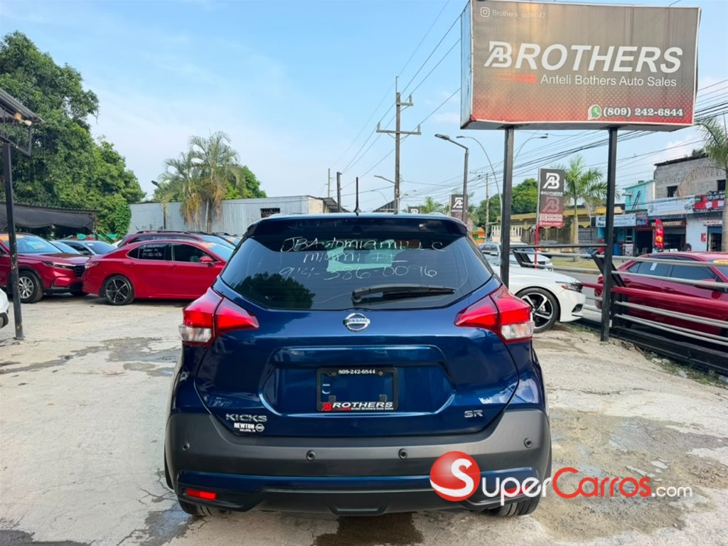 2020 Nissan Kicks SR — foto 5 / 11