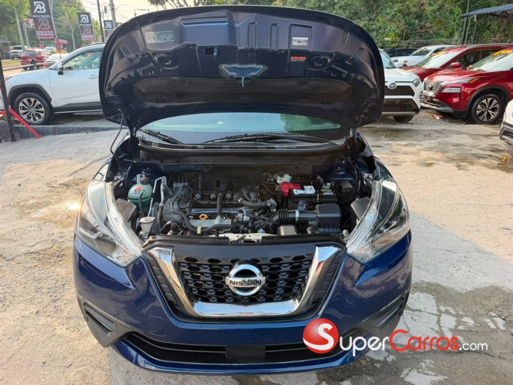 2020 Nissan Kicks SR — foto 9 / 11