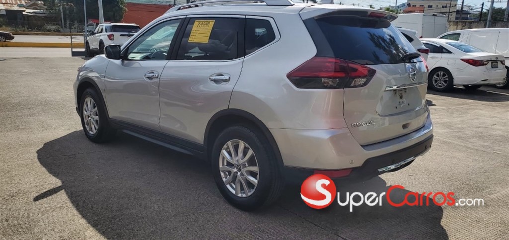 2021 Nissan Rogue SV — foto 4 / 11