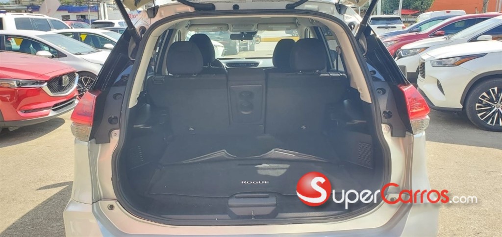 2021 Nissan Rogue SV — foto 10 / 11