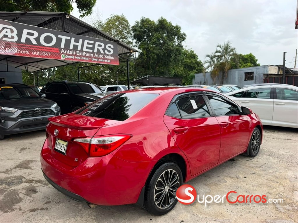 2016 Toyota Corolla LE Plus — foto 8 / 12