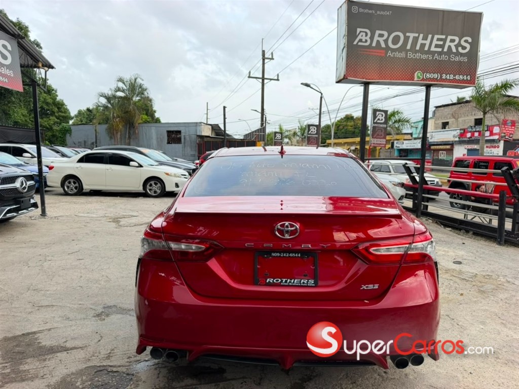 2020 Toyota Camry XSE — foto 5 / 12