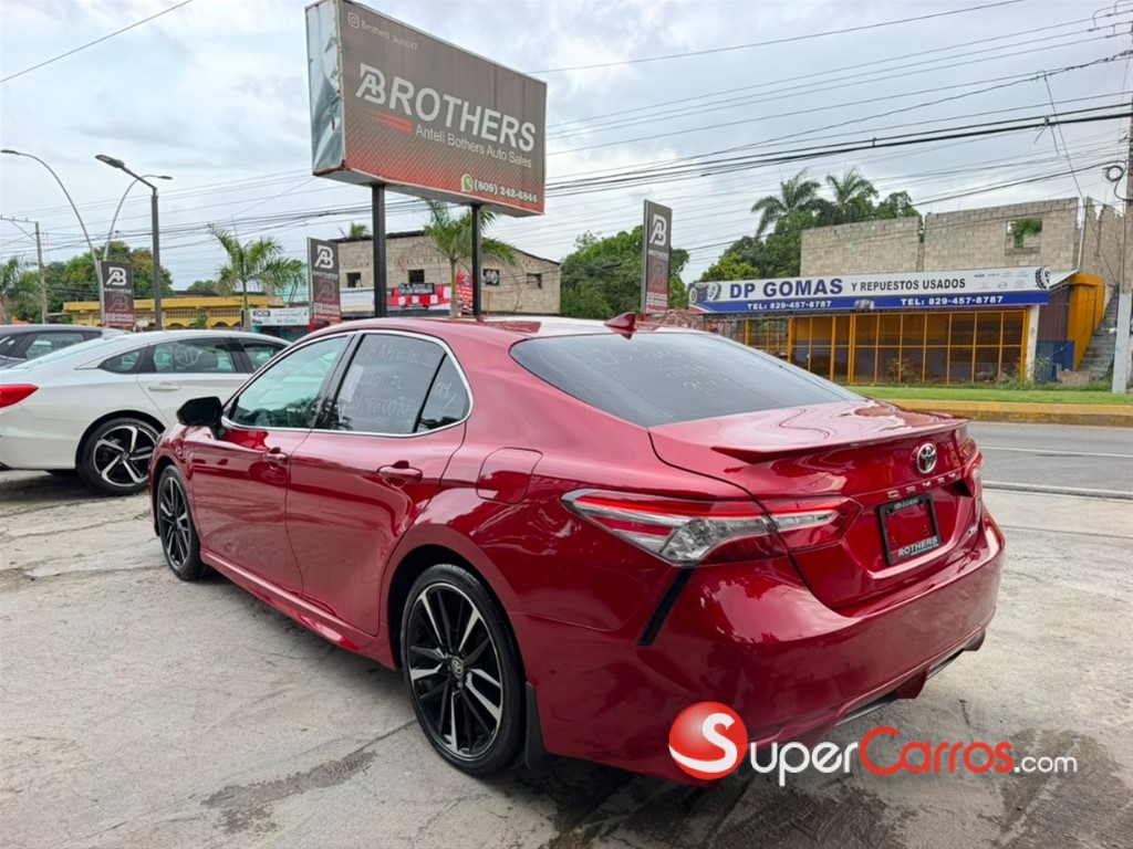 2020 Toyota Camry XSE — foto 6 / 12