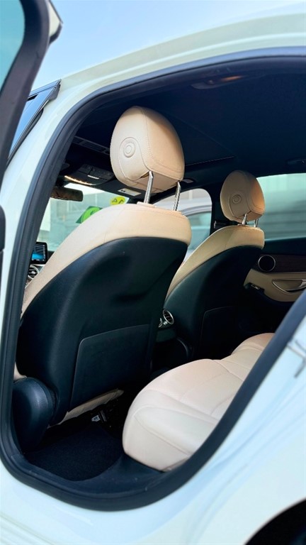 2019 Mercedes-Benz Clase C 300 — foto 8 / 12