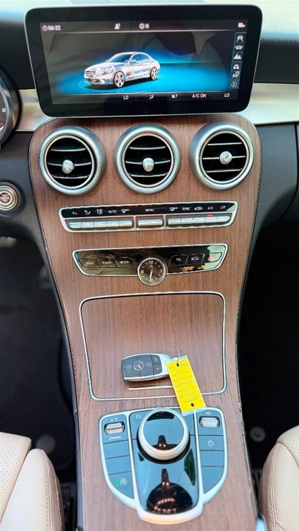 2019 Mercedes-Benz Clase C 300 — foto 11 / 12