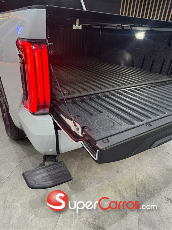 2025 Toyota Tundra Platinum — foto 8 / 12