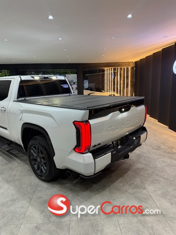 2025 Toyota Tundra Platinum — foto 10 / 12