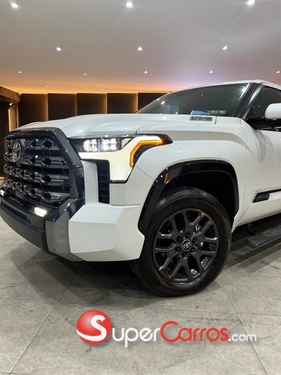 2025 Toyota Tundra Platinum — foto 12 / 12