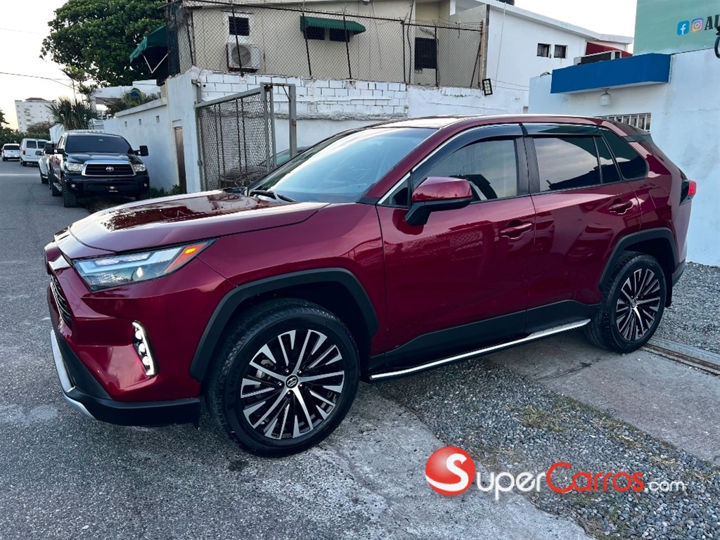 2023 Toyota RAV4 LE PLUS