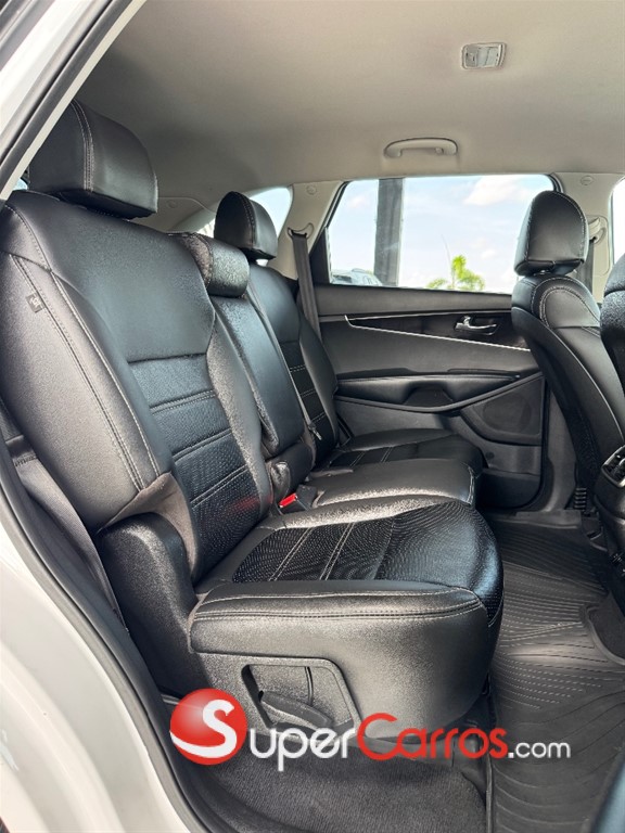 2019 Kia Sorento LX — foto 7 / 11