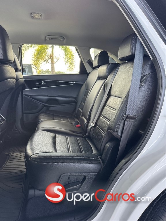 2019 Kia Sorento LX — foto 9 / 11