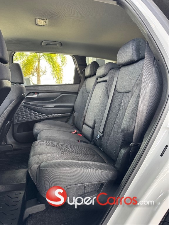 2022 Hyundai Santa Fe SE — foto 8 / 10