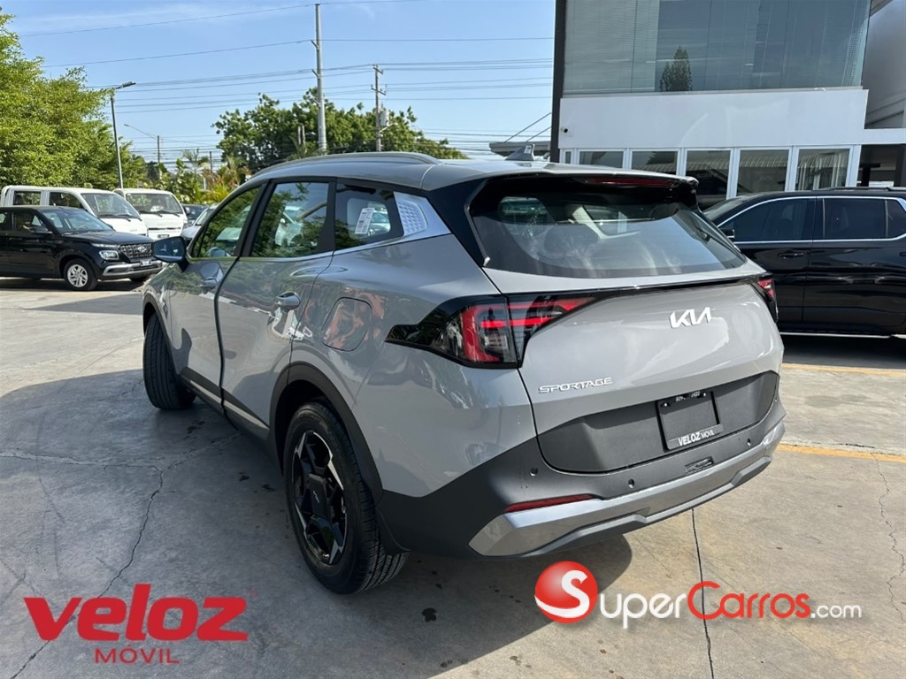 2027 Kia Sportage Sport — foto 3 / 8