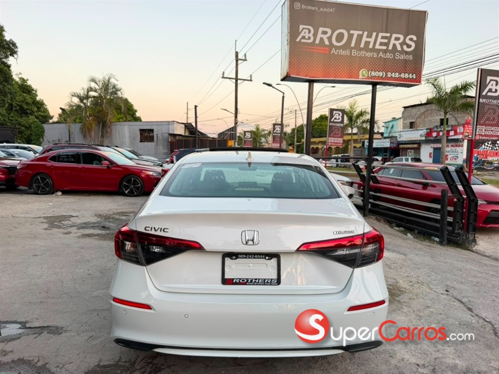 2022 Honda Civic Touring — foto 8 / 12