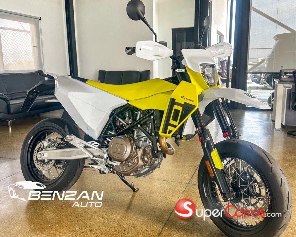 2026 Husqvarna 701 Supermoto — foto 2 / 7