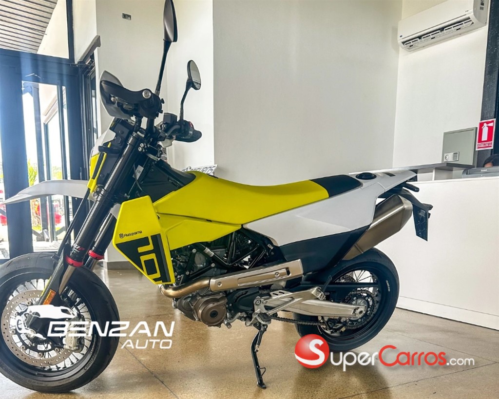 2026 Husqvarna 701 Supermoto — foto 5 / 7