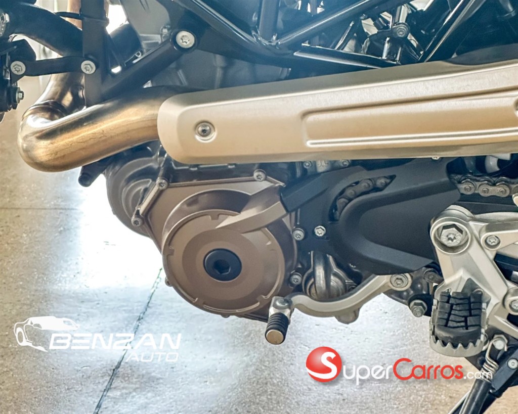 2026 Husqvarna 701 Supermoto — foto 6 / 7