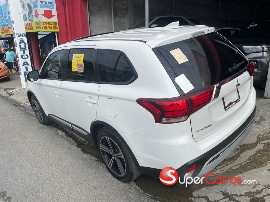 2020 Mitsubishi Motors Outlander SEL — foto 5 / 11