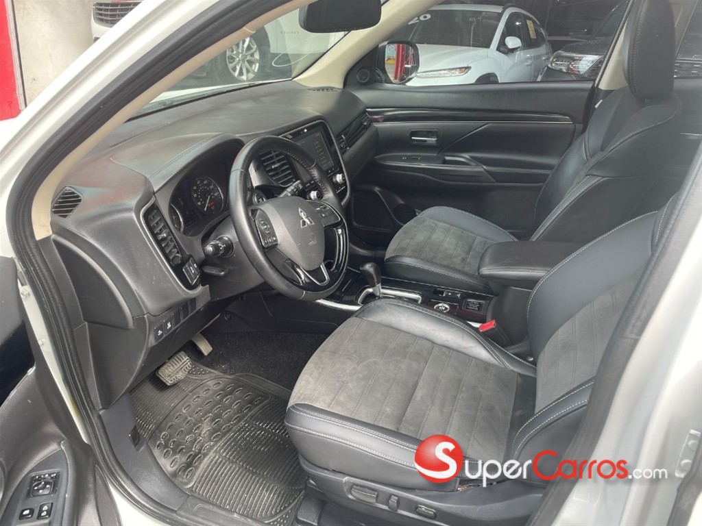 2020 Mitsubishi Motors Outlander SEL — foto 8 / 11