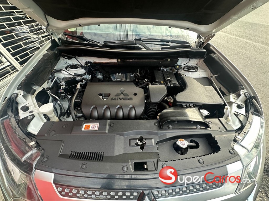 2020 Mitsubishi Motors Outlander SEL — foto 11 / 11