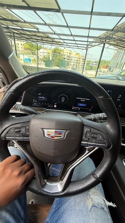 2023 Cadillac Escalade — foto 9 / 12