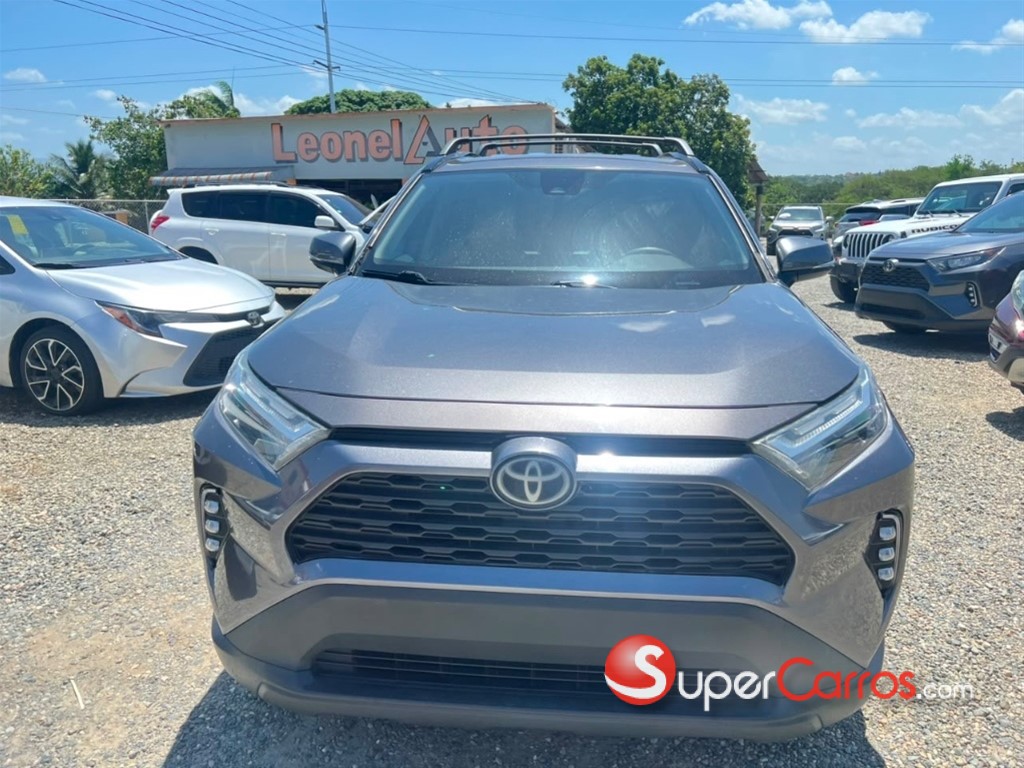 2022 Toyota RAV4 XLE — foto 2 / 10