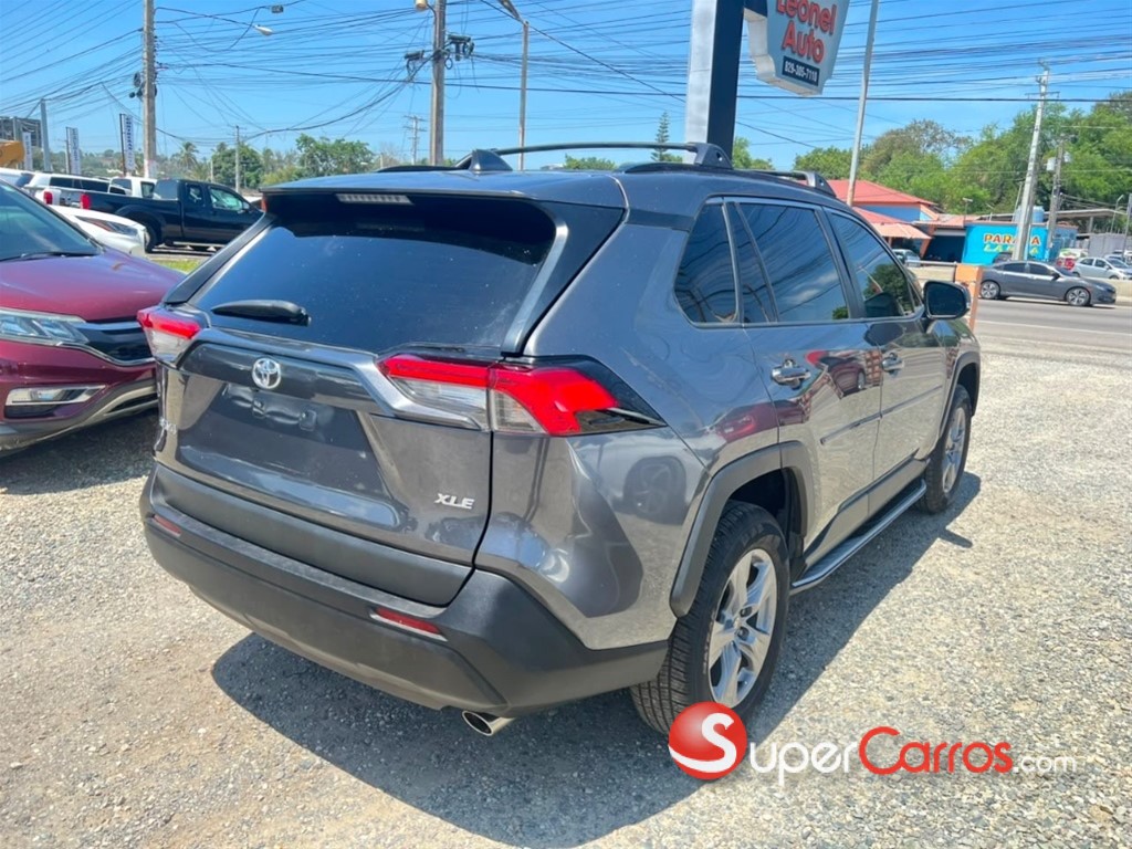 2022 Toyota RAV4 XLE — foto 5 / 10