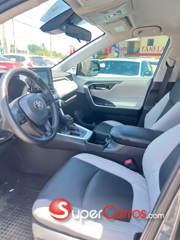 2022 Toyota RAV4 XLE — foto 8 / 10