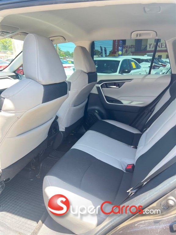 2022 Toyota RAV4 XLE — foto 9 / 10