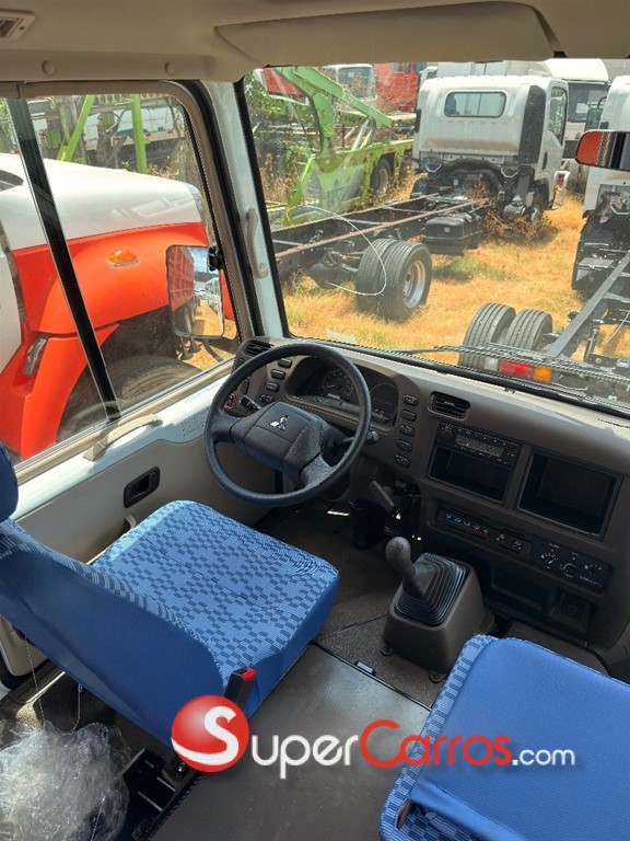 2027 Mitsubishi Motors Fuso Autobus — foto 5 / 10