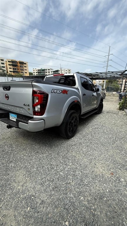 2025 Nissan Frontier Pro-4X — foto 4 / 12