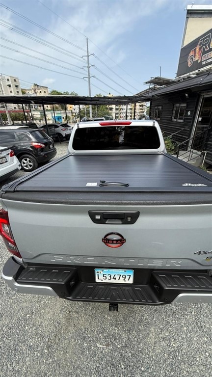 2025 Nissan Frontier Pro-4X — foto 5 / 12