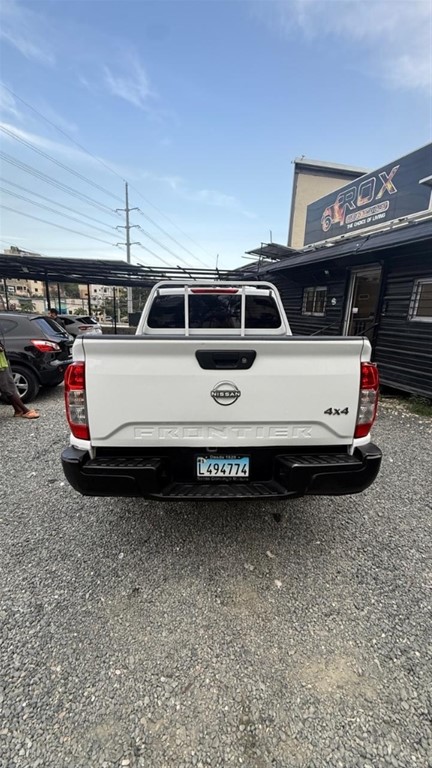 2025 Nissan Frontier — foto 4 / 10