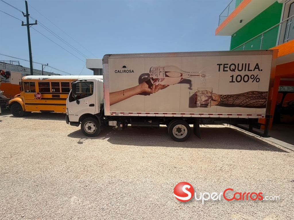 2020 Hino 195 — foto 3 / 9