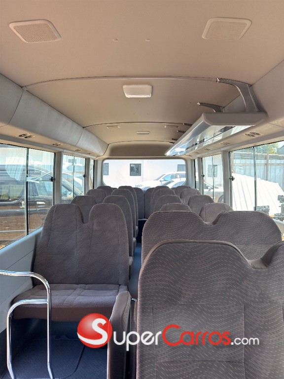 2027 Toyota Coaster — foto 3 / 4