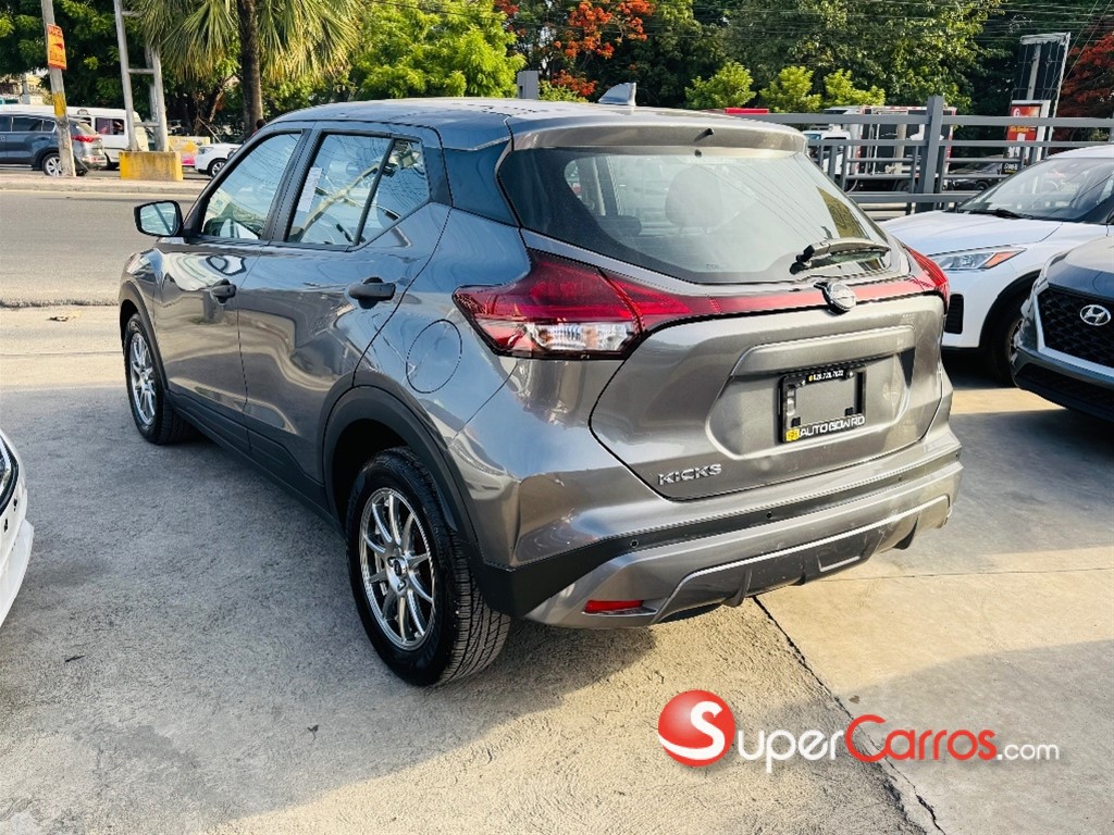 2022 Nissan Kicks S — foto 3 / 12
