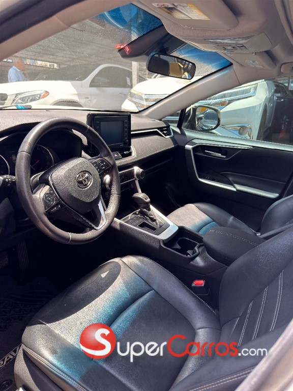 2021 Toyota RAV4 XLE — foto 3 / 4
