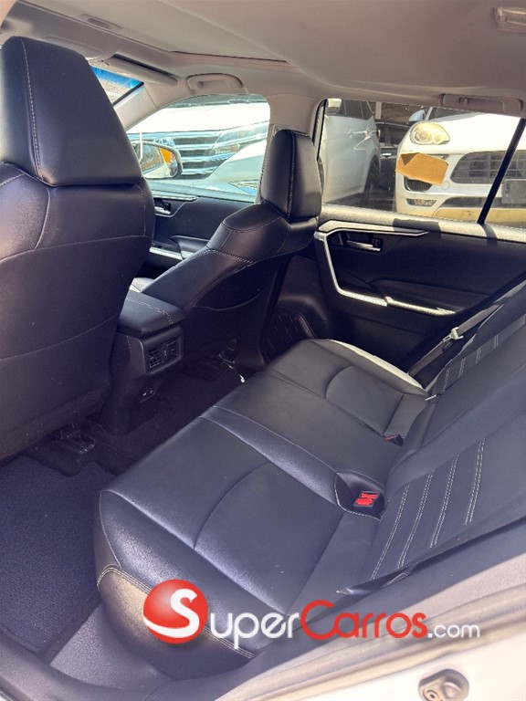 2021 Toyota RAV4 XLE — foto 4 / 4