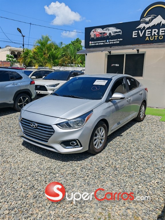 2022 Hyundai Accent — foto 2 / 8