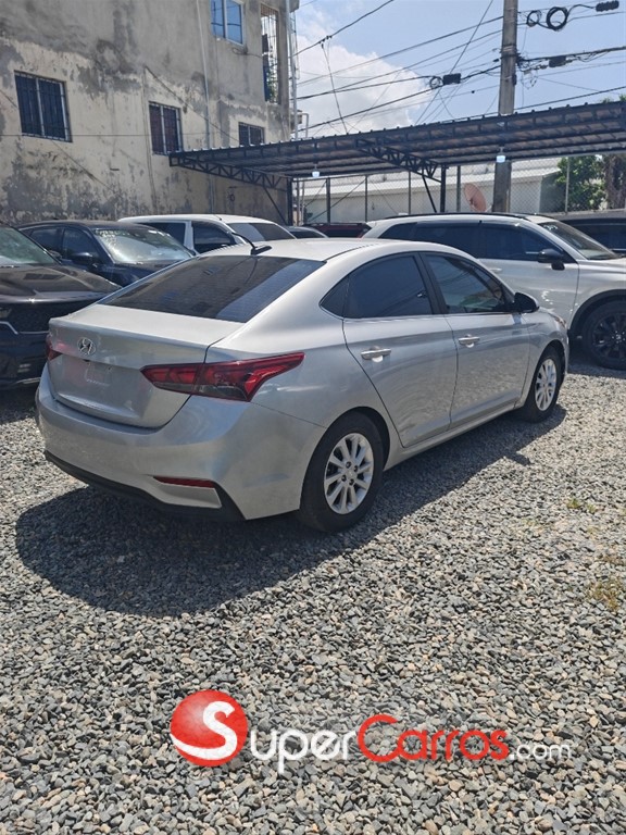 2022 Hyundai Accent — foto 5 / 8